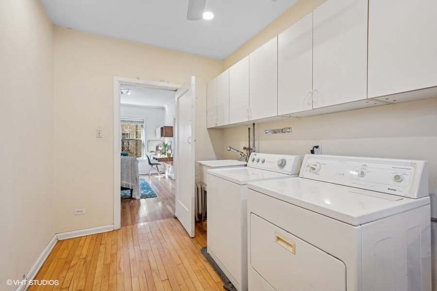 1425 W SUMMERDALE Avenue Unit: 2AB