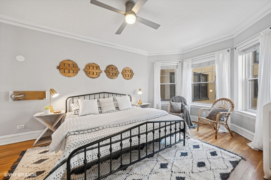 1425 W SUMMERDALE Avenue Unit: 2AB