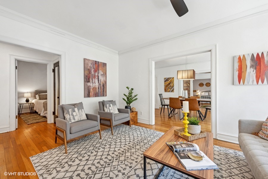 1425 W SUMMERDALE Avenue Unit: 2AB