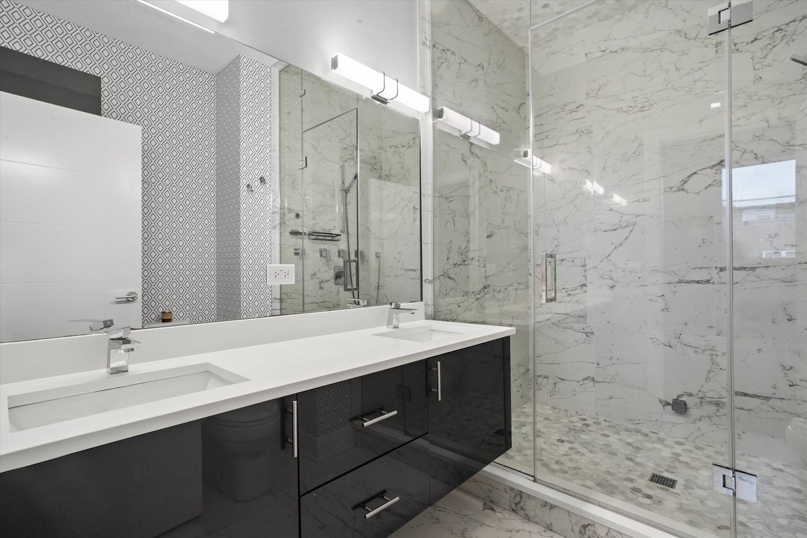 1516 W Huron Street Unit: 3