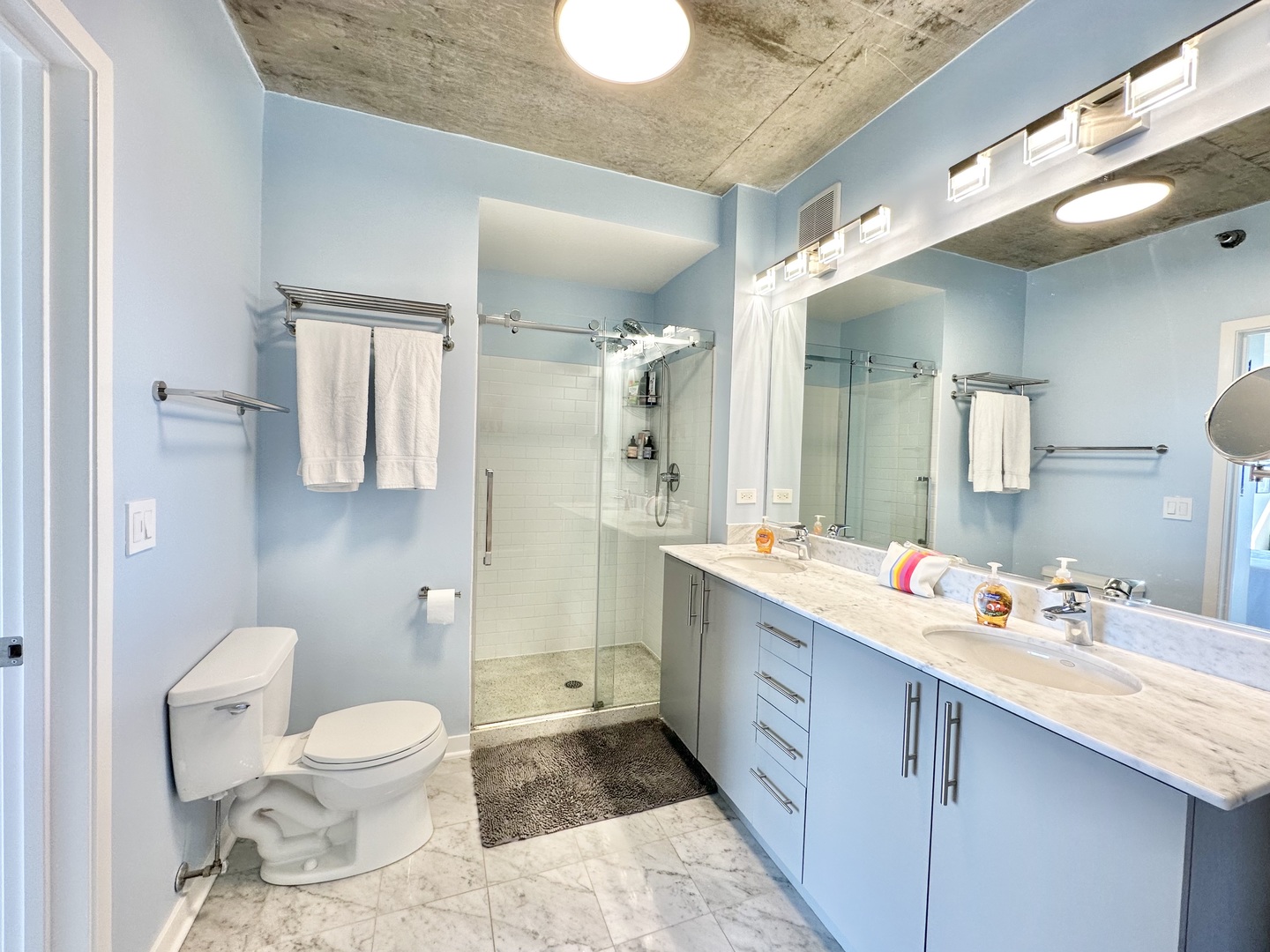 611 S Wells Street Unit: 2407