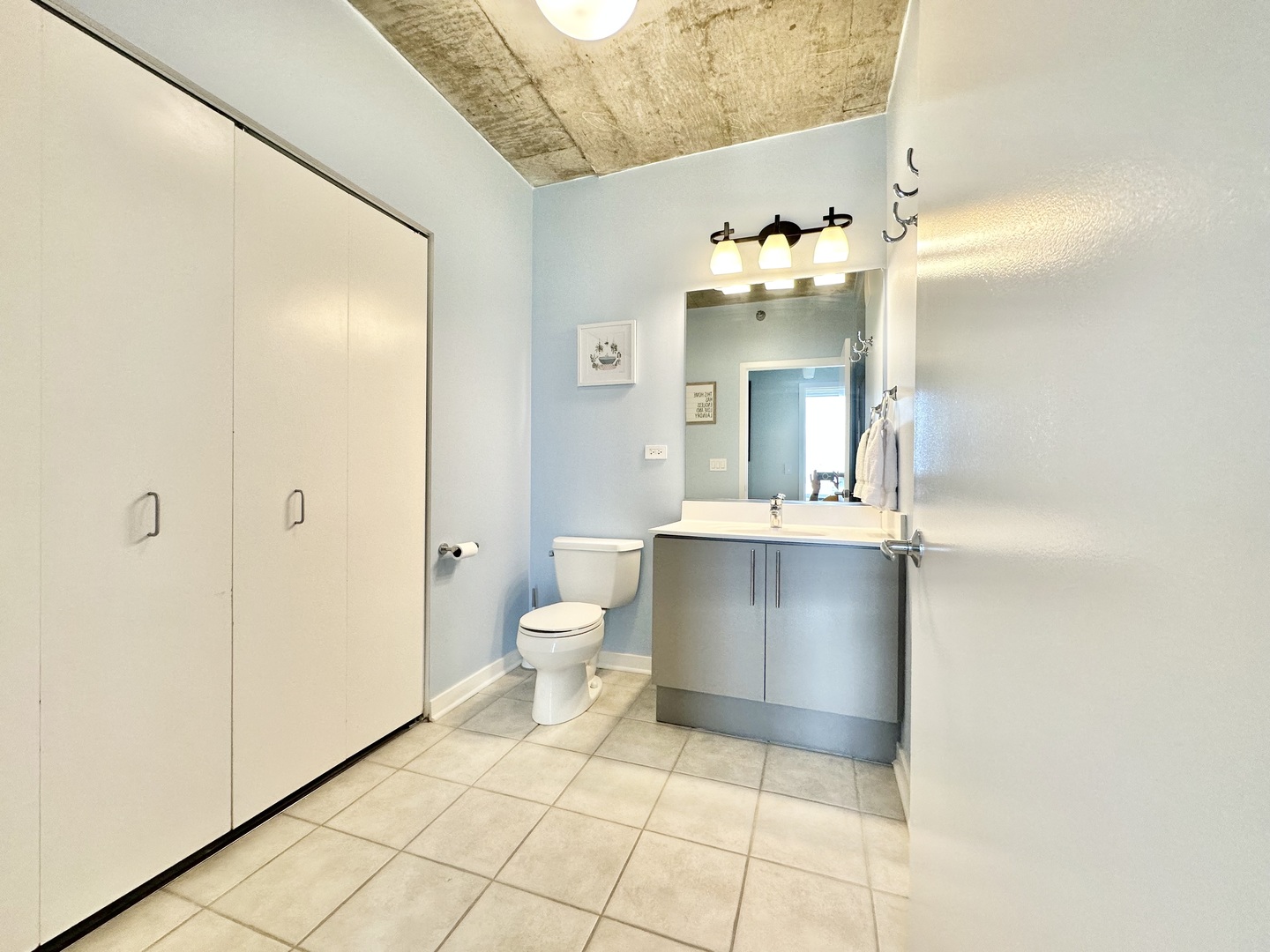 611 S Wells Street Unit: 2407