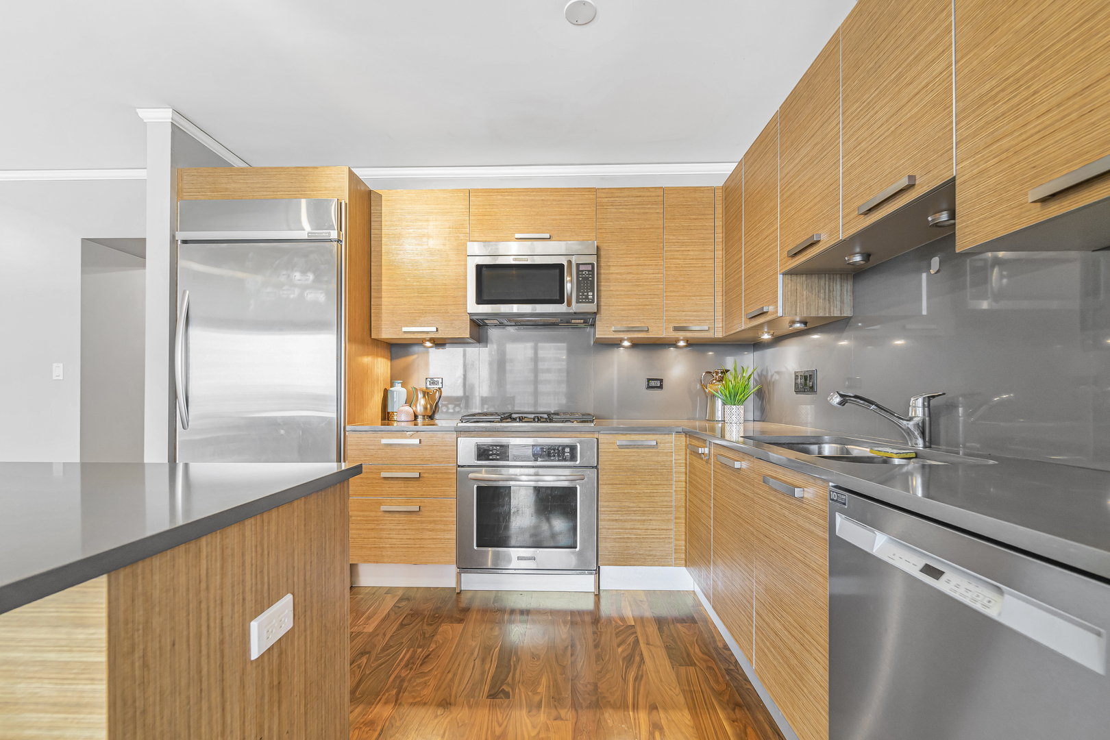 225 N Columbus Drive Unit: 6308