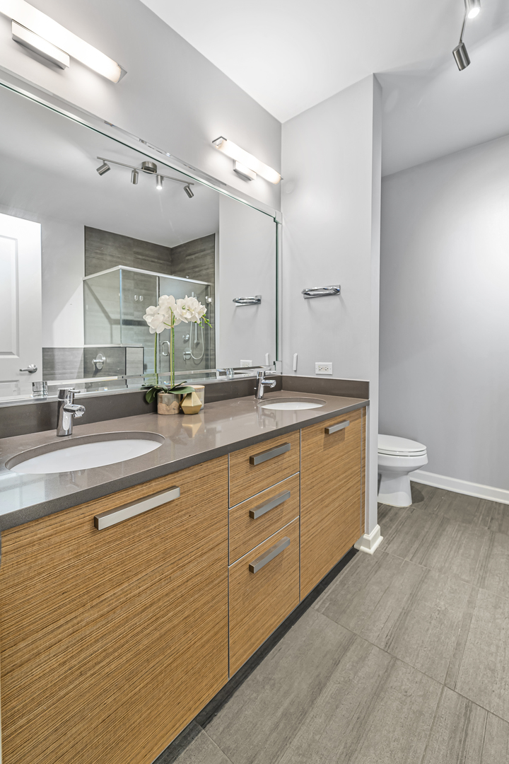 225 N Columbus Drive Unit: 6308