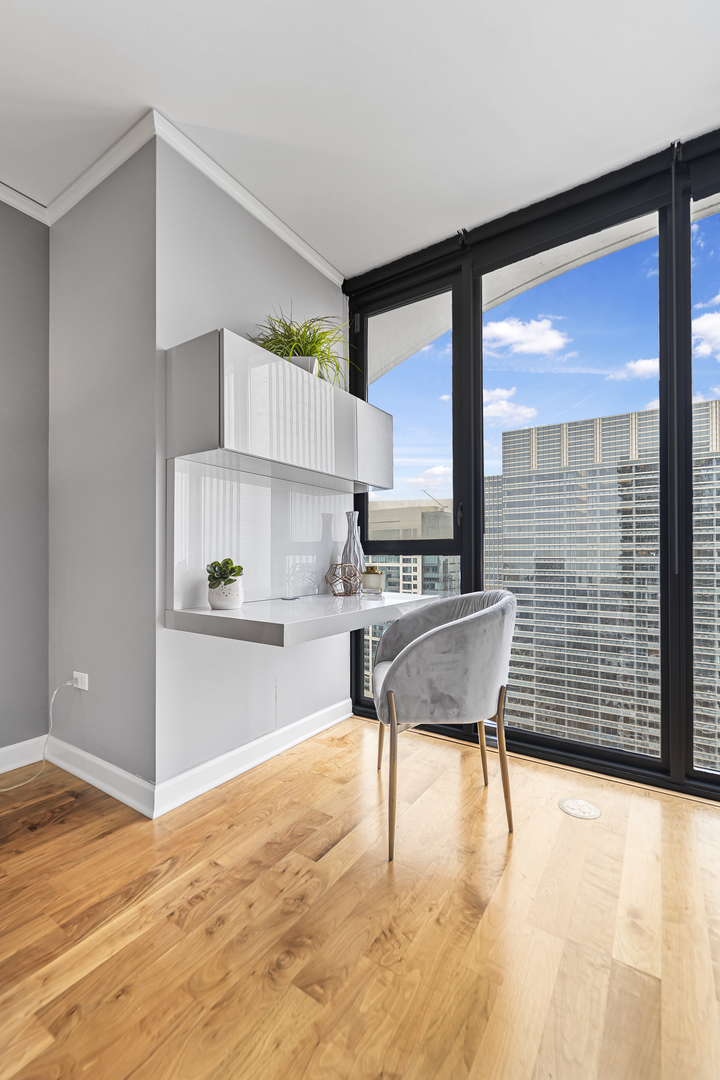 225 N Columbus Drive Unit: 6308