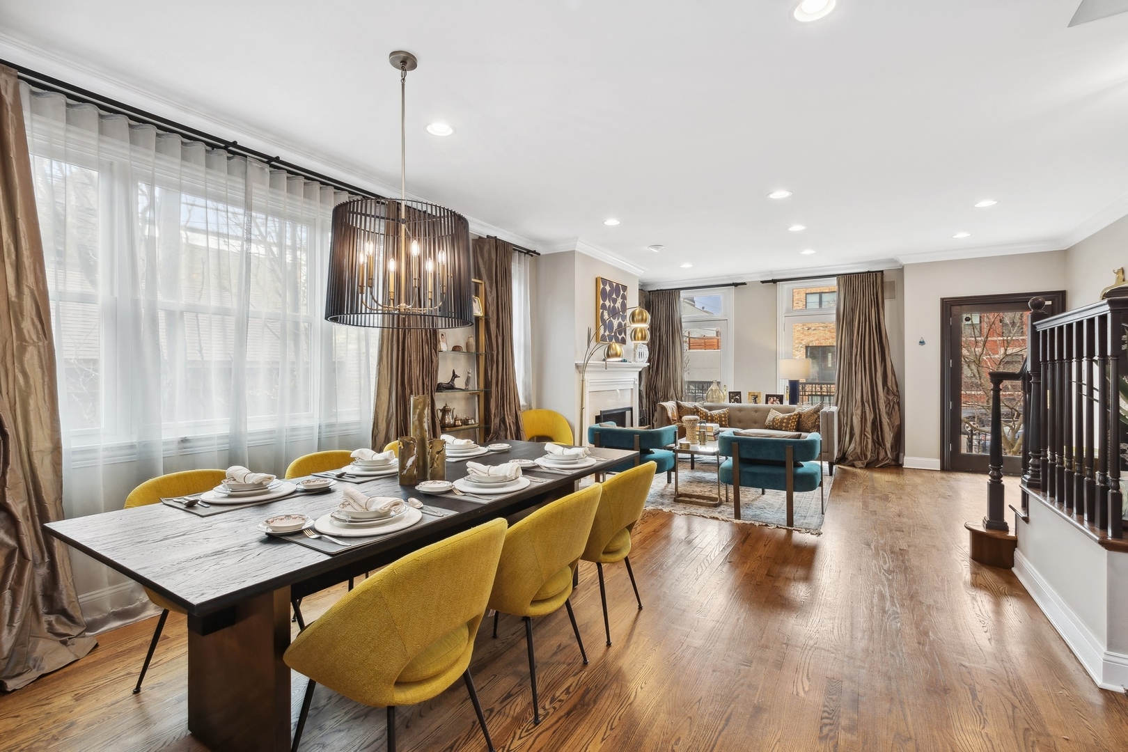 2015 N Winchester Avenue