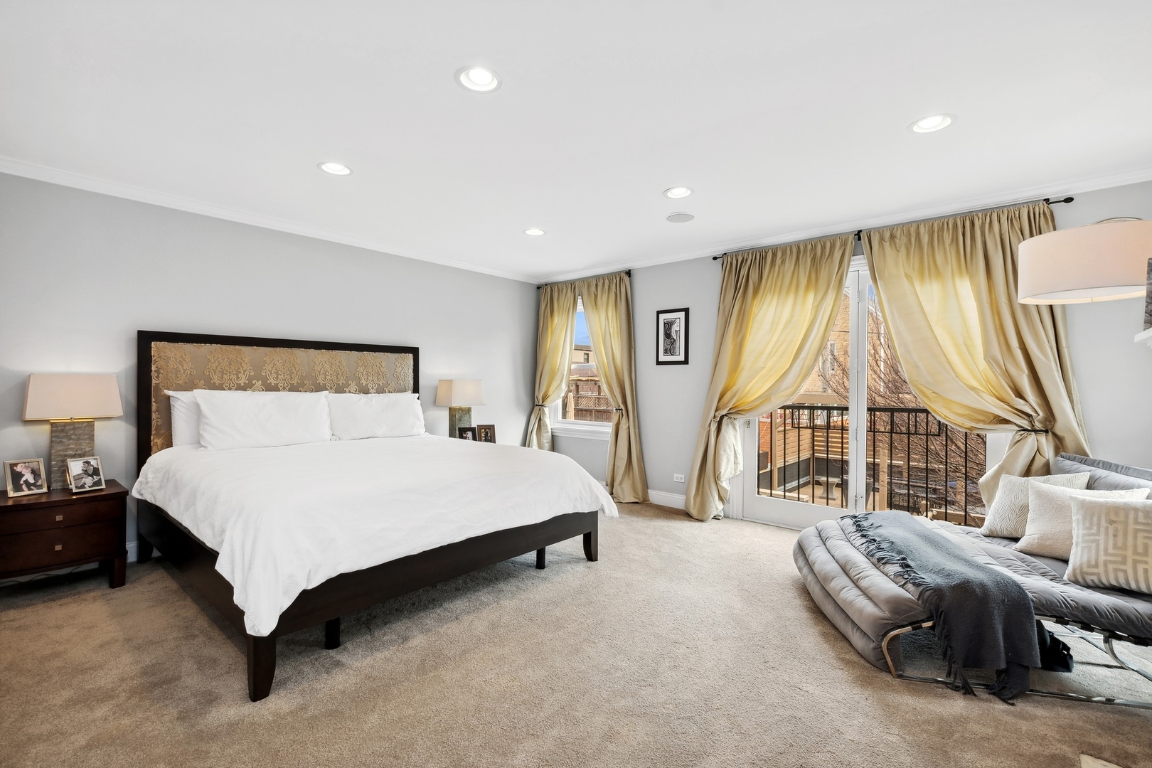 2015 N Winchester Avenue