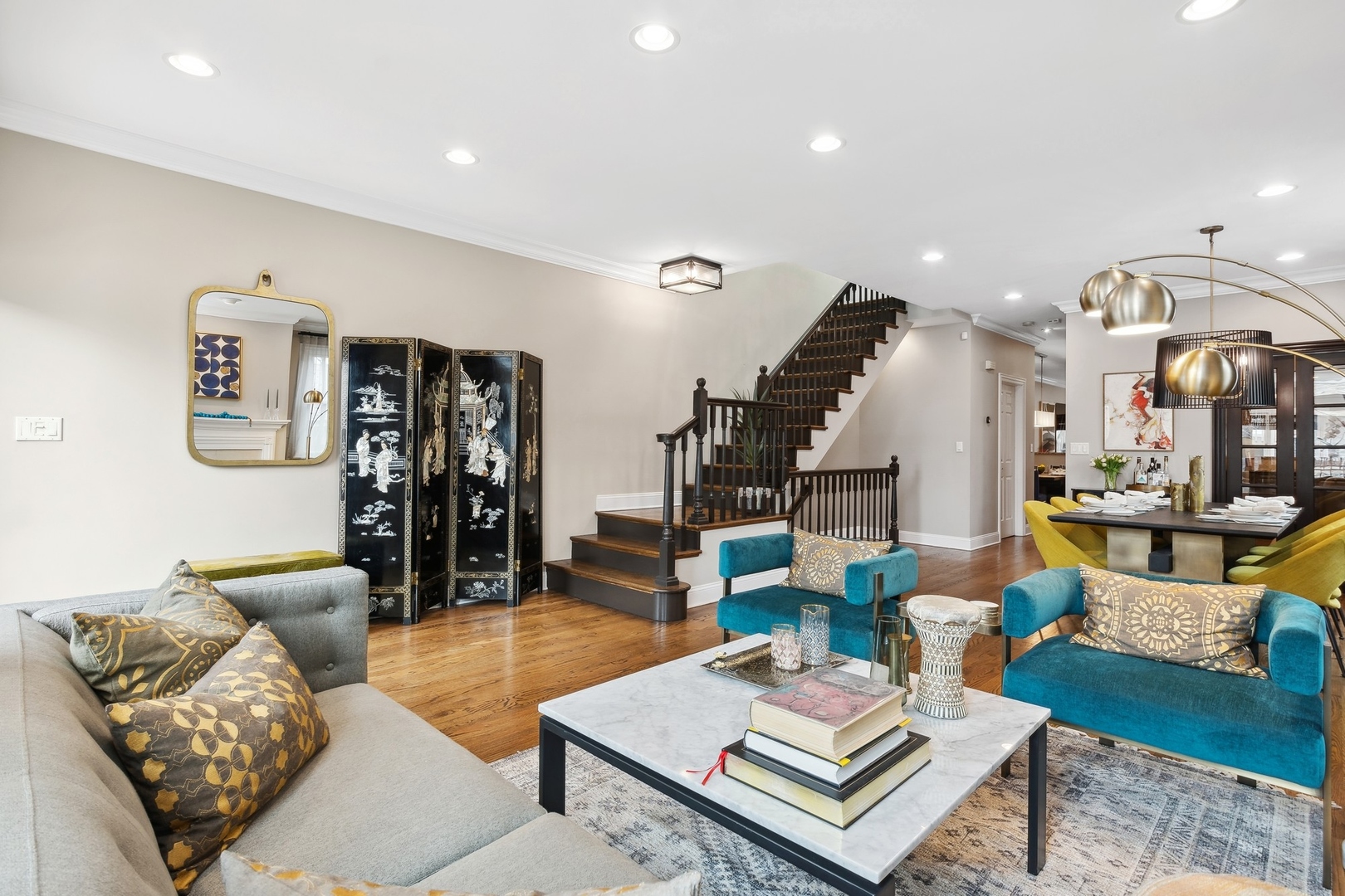 2015 N Winchester Avenue