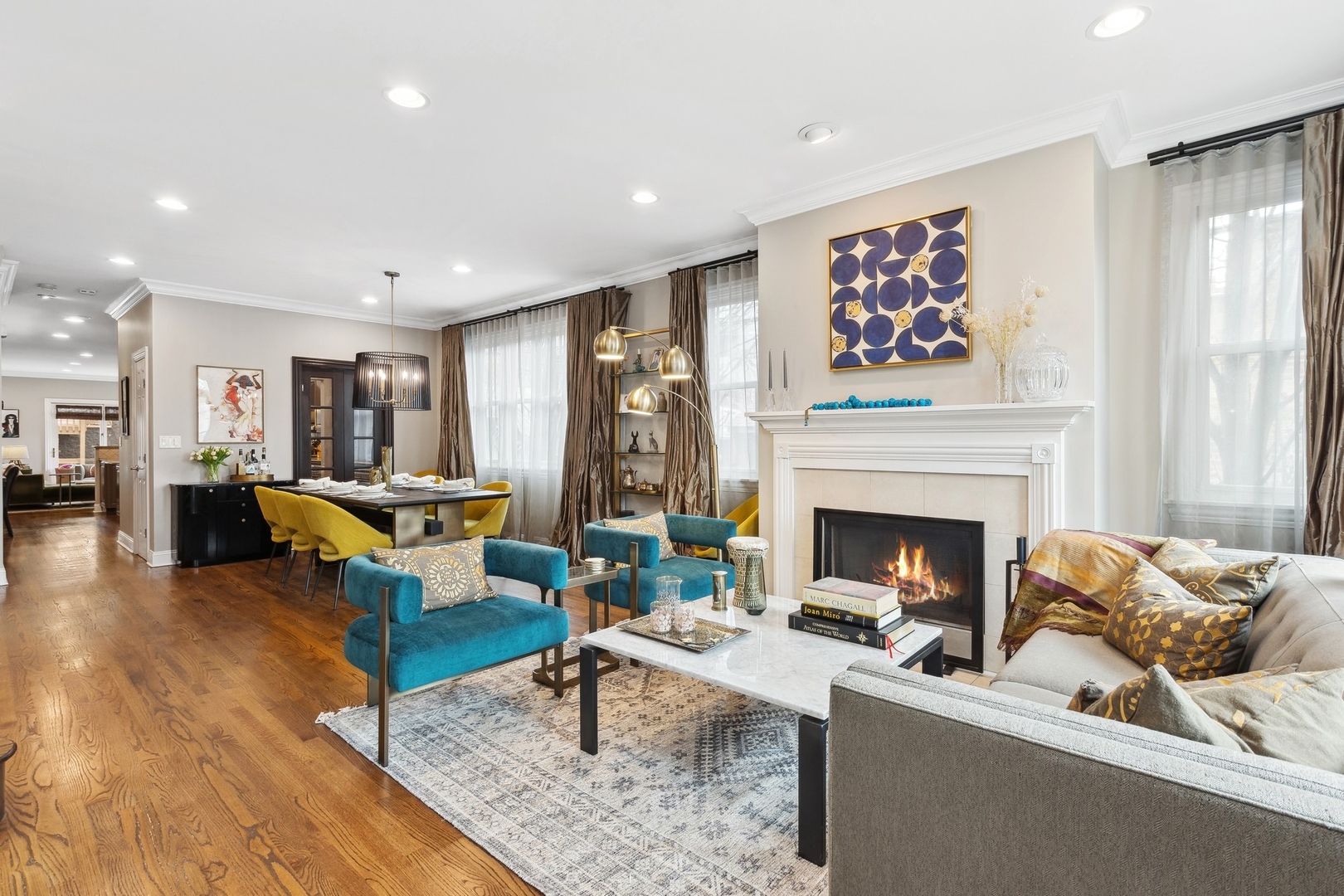 2015 N Winchester Avenue