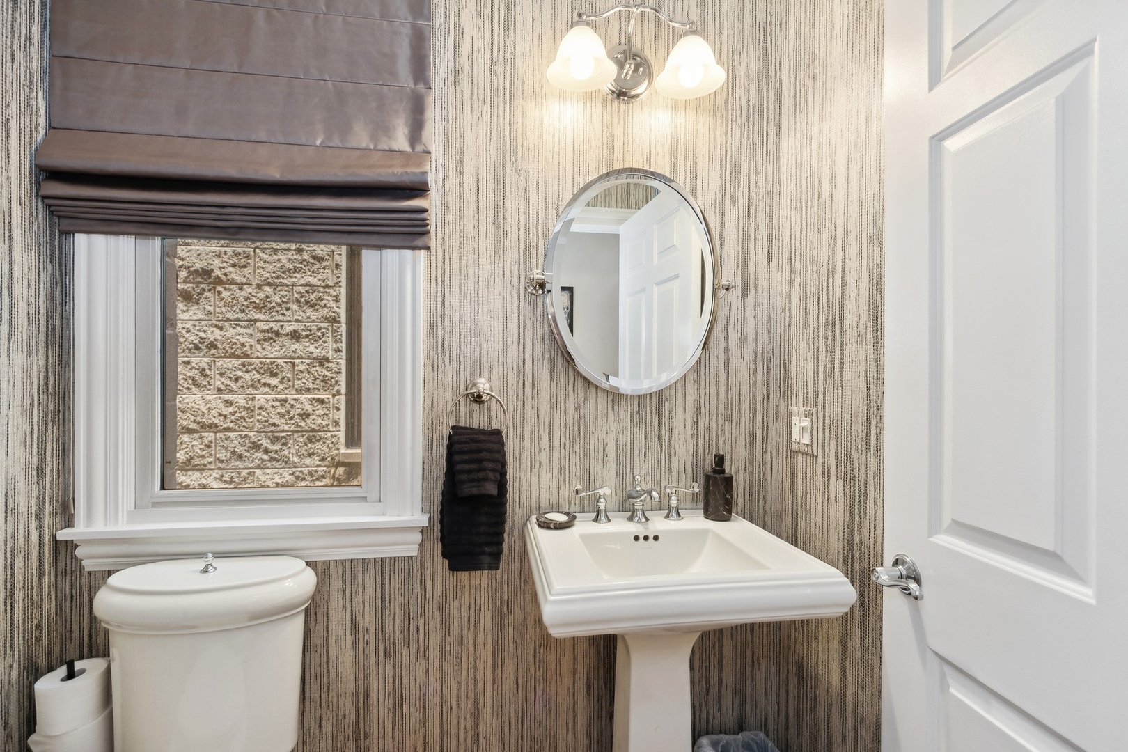 2015 N Winchester Avenue