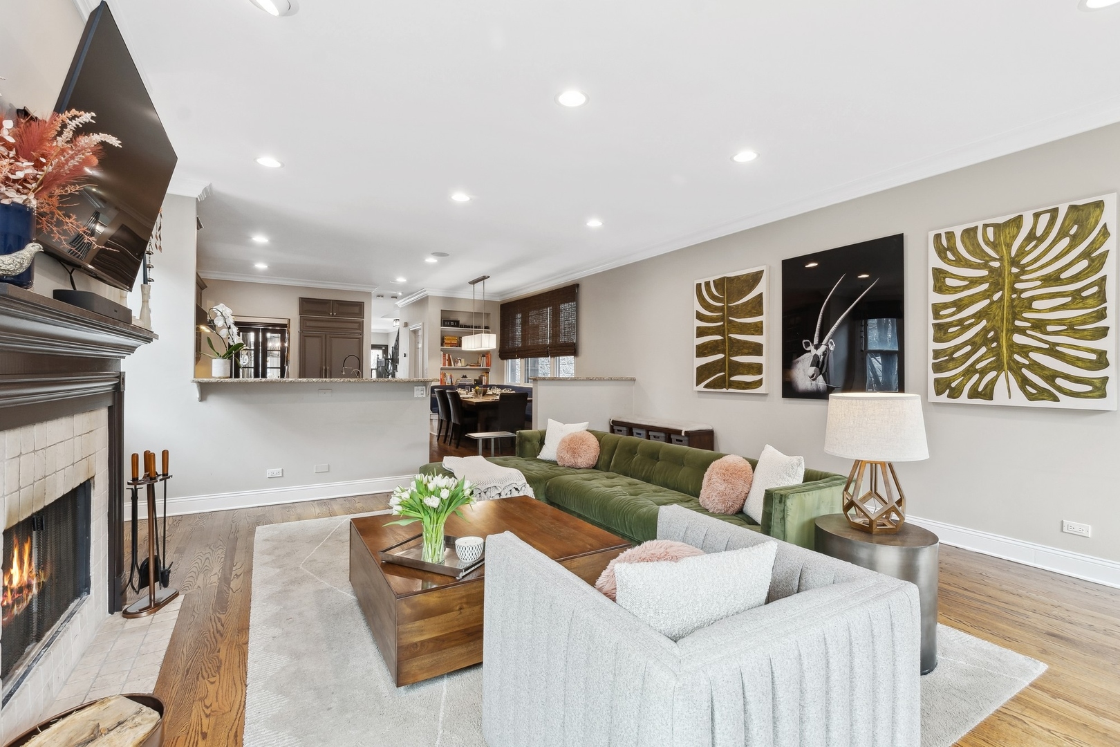 2015 N Winchester Avenue