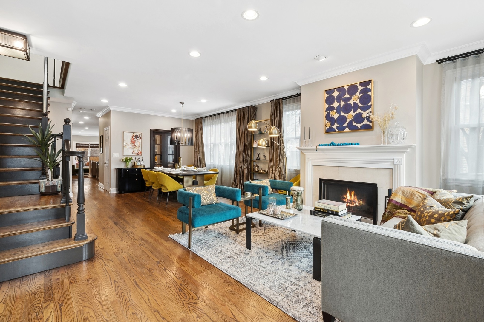 2015 N Winchester Avenue