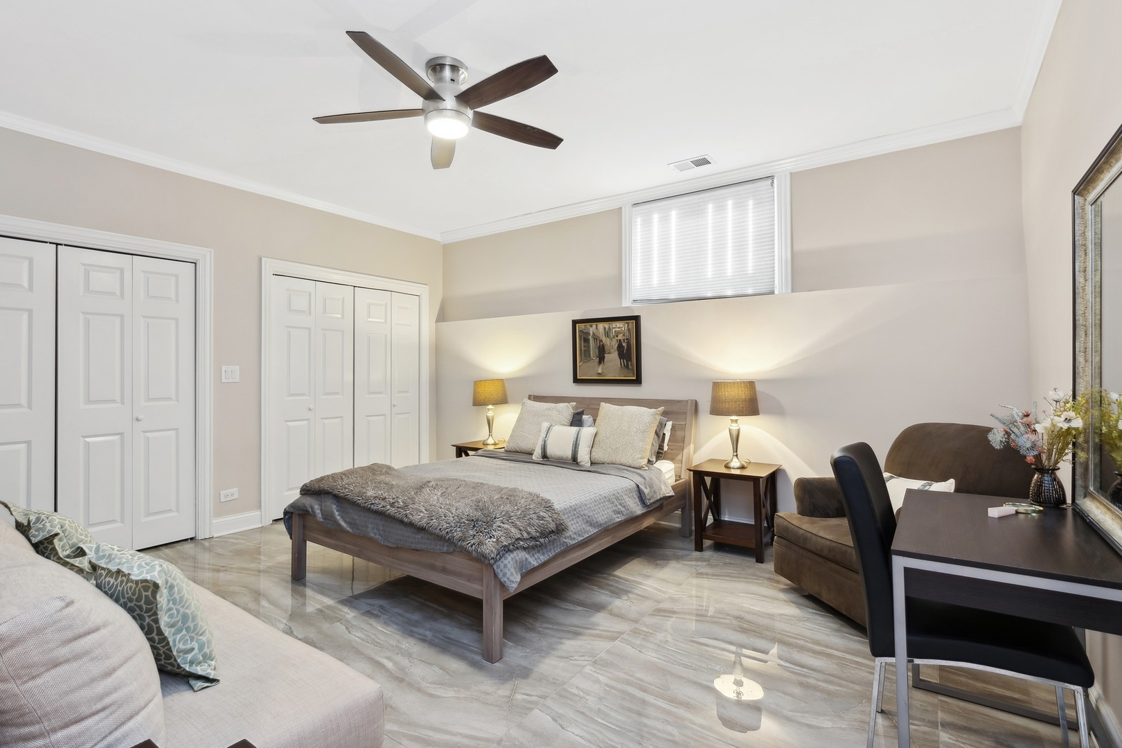 2015 N Winchester Avenue