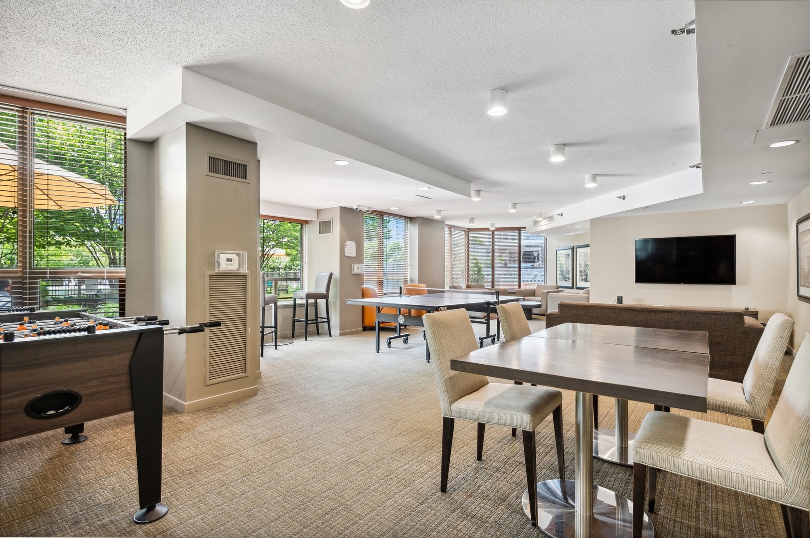 400 N LA SALLE Street Unit: 3808