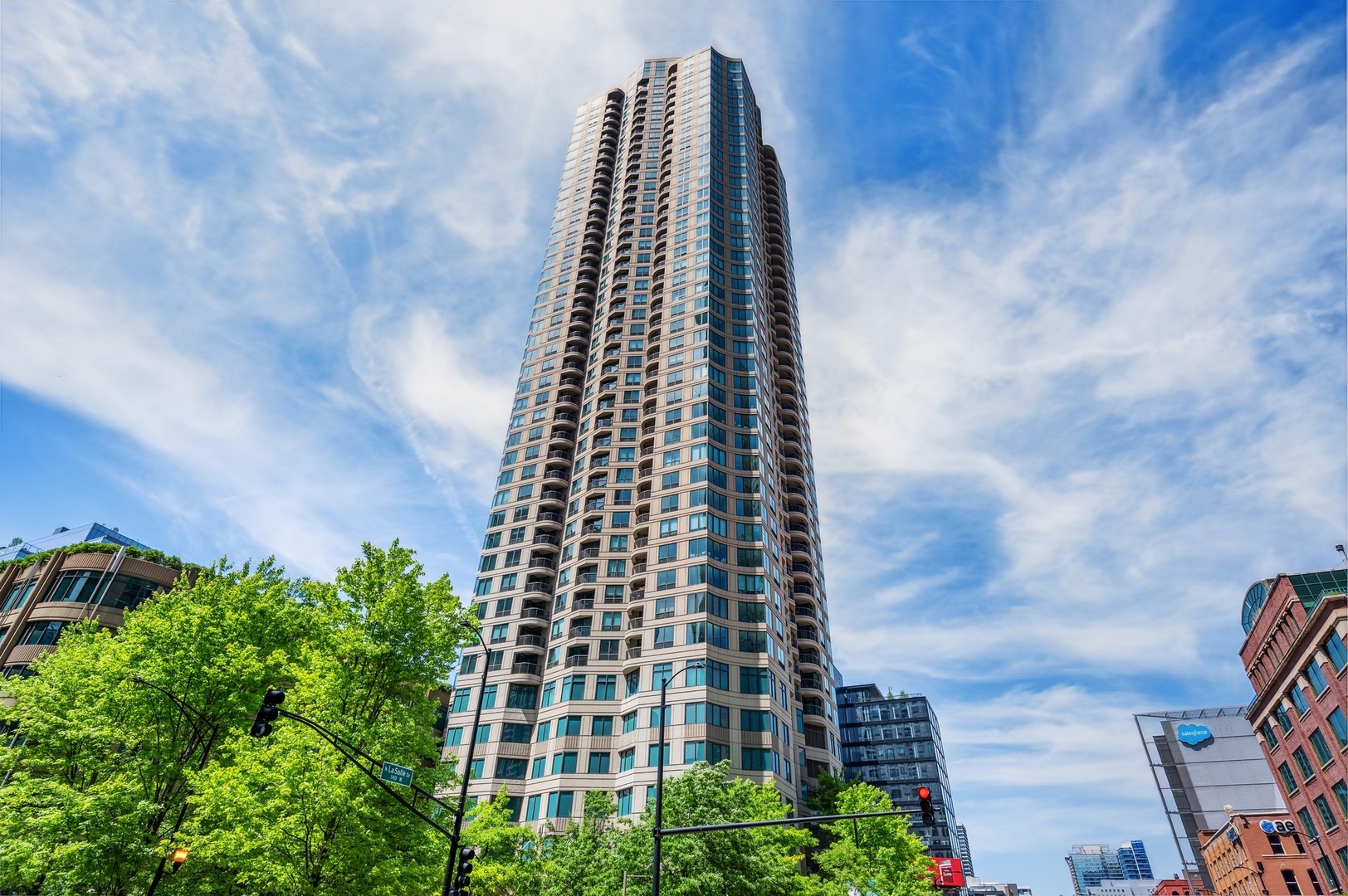 400 N LA SALLE Street Unit: 3808