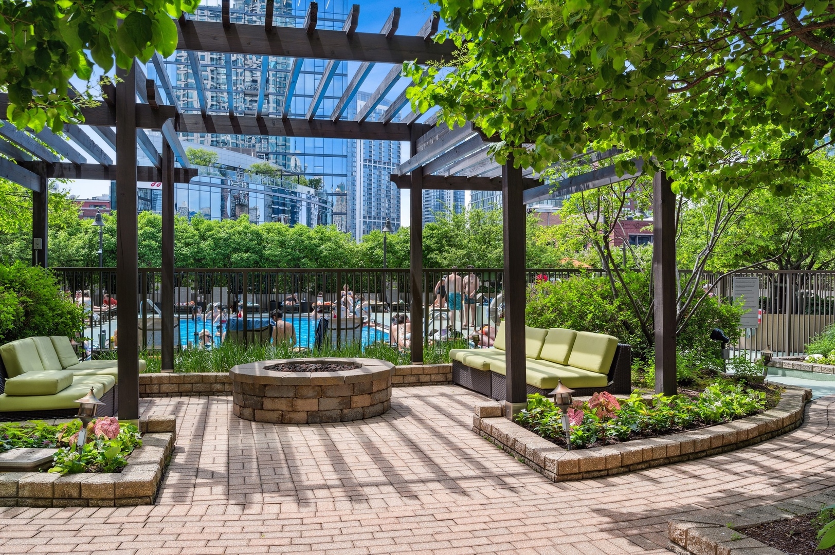 400 N LA SALLE Street Unit: 3808