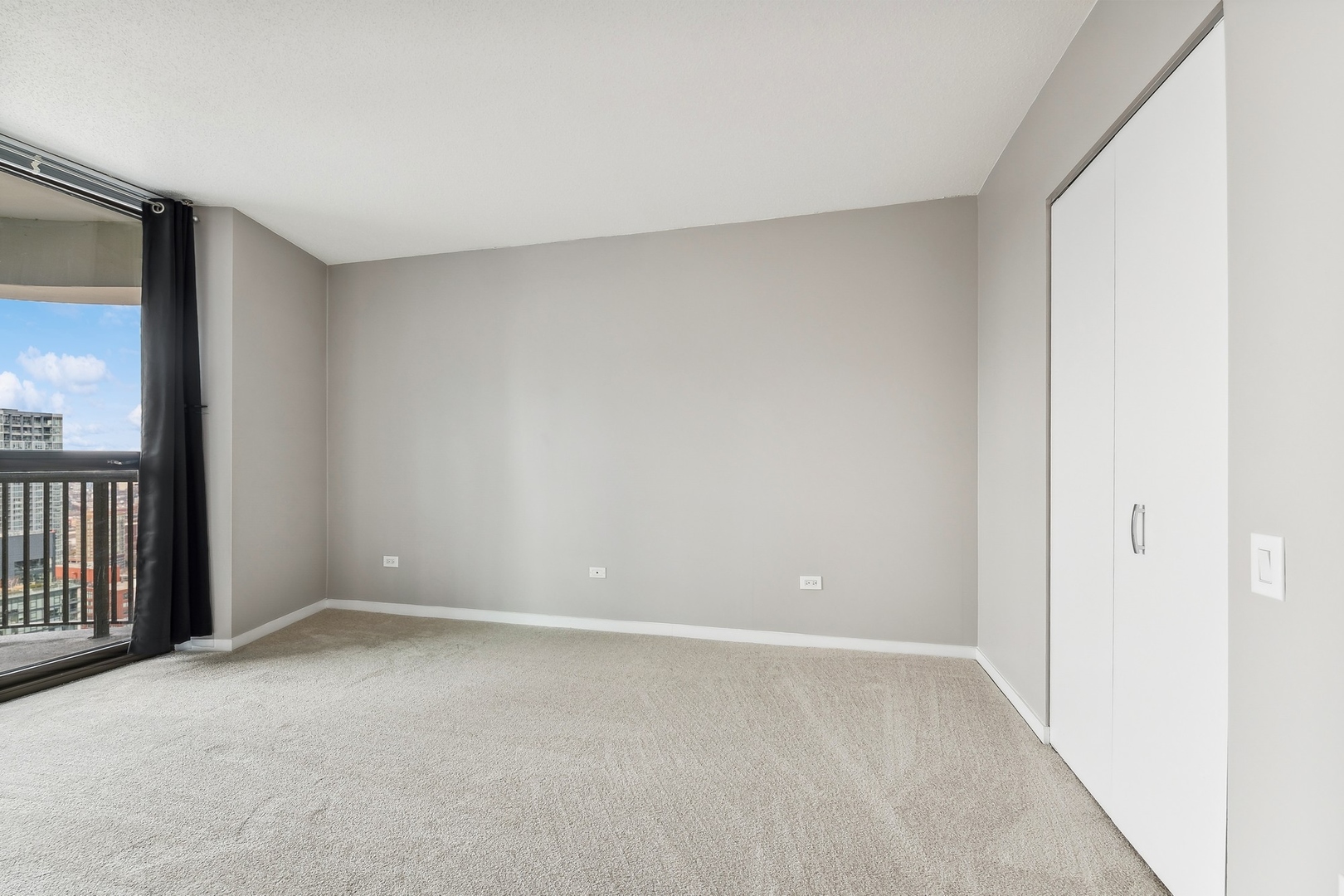 400 N LA SALLE Street Unit: 3808