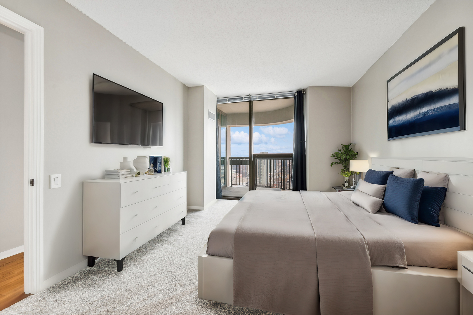 400 N LA SALLE Street Unit: 3808