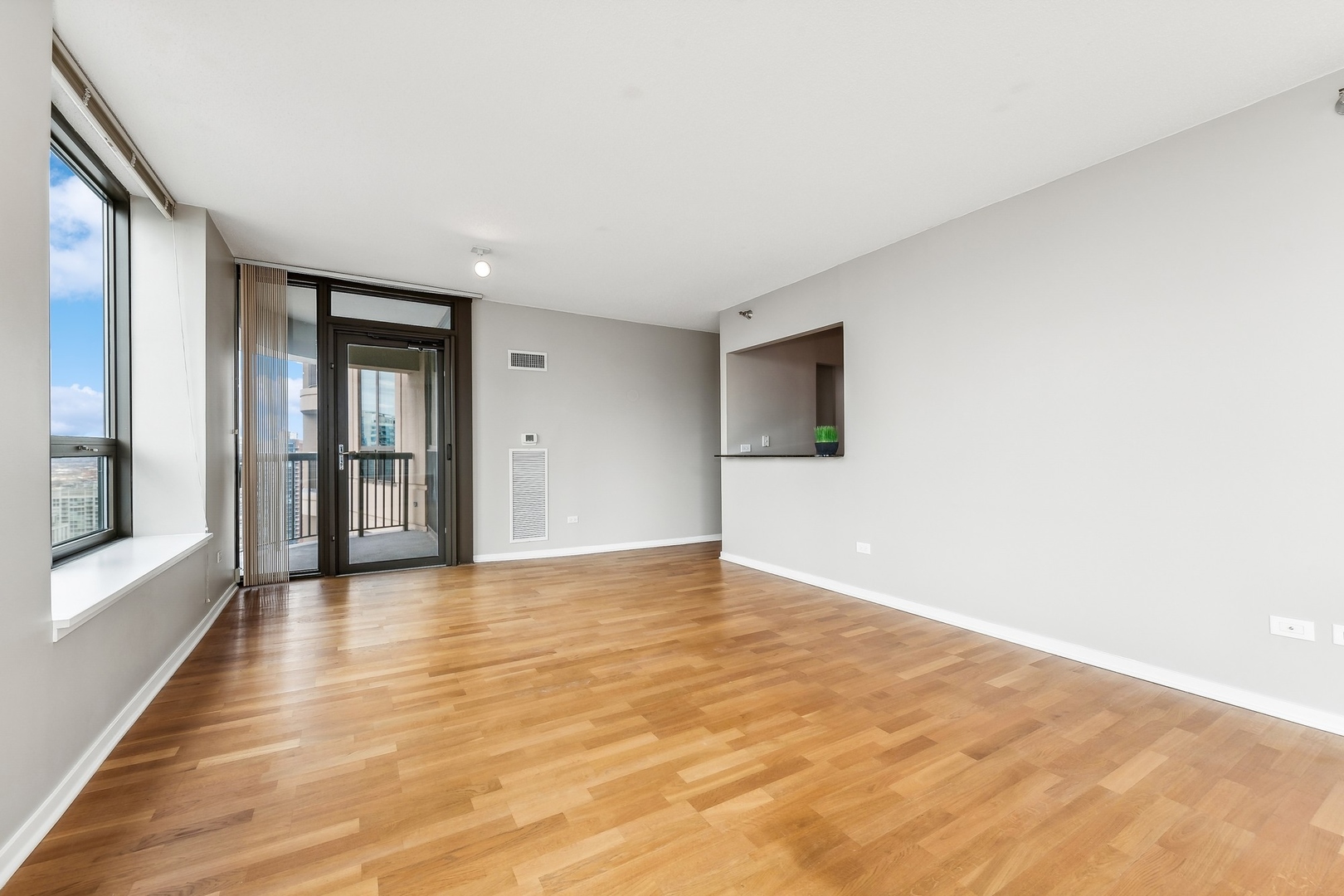 400 N LA SALLE Street Unit: 3808