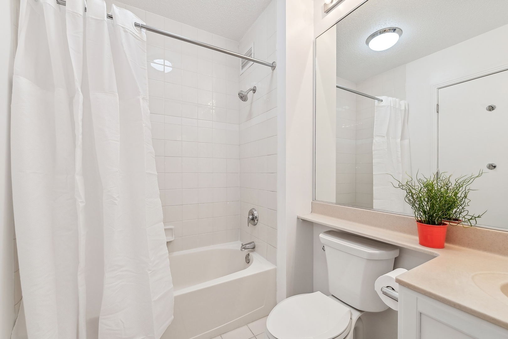 400 N LA SALLE Street Unit: 3808