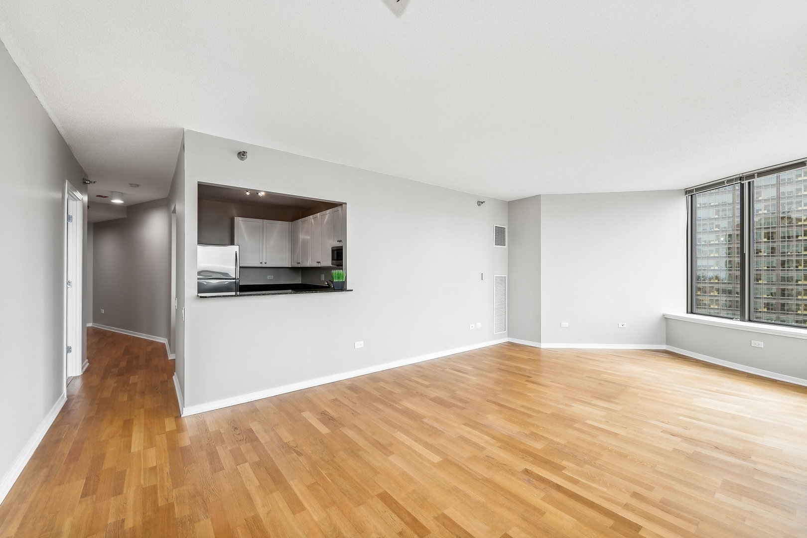 400 N LA SALLE Street Unit: 3808