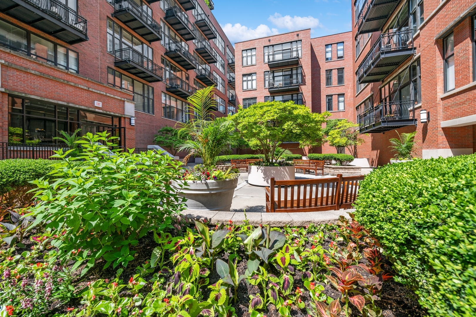 333 W Hubbard Street Unit: 512