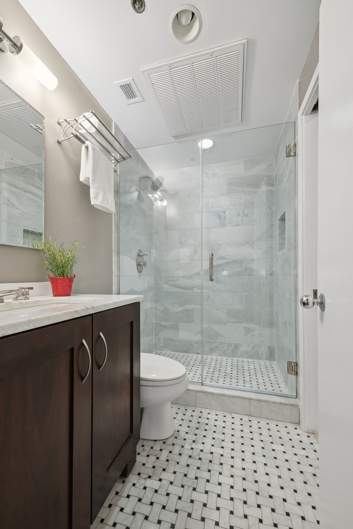 333 W Hubbard Street Unit: 512