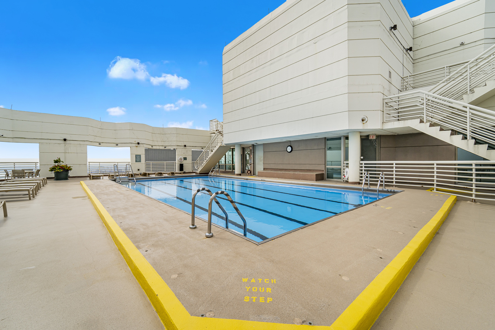 195 N HARBOR Drive Unit: 4107