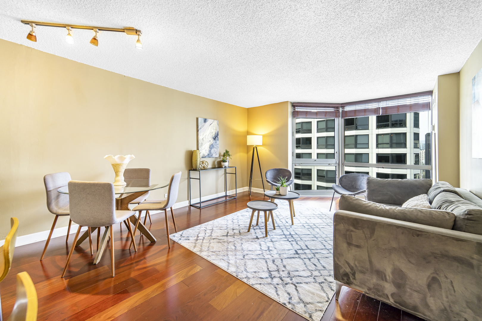 195 N HARBOR Drive Unit: 4107