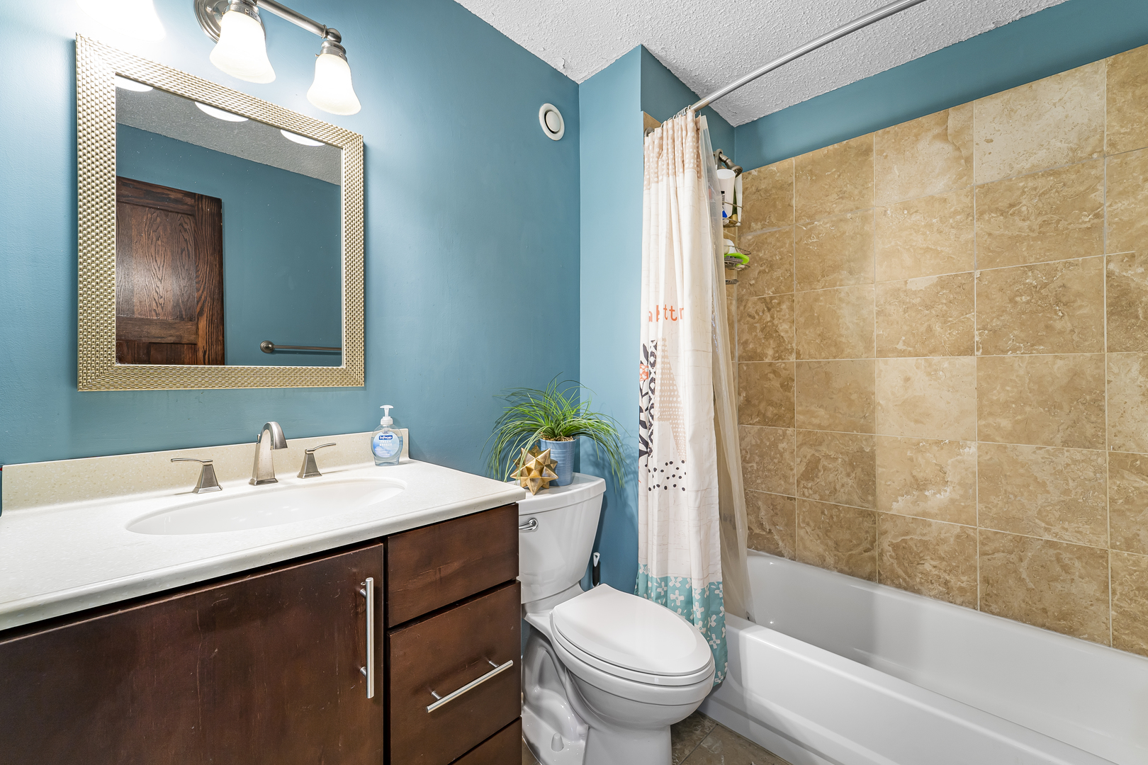 195 N HARBOR Drive Unit: 4107