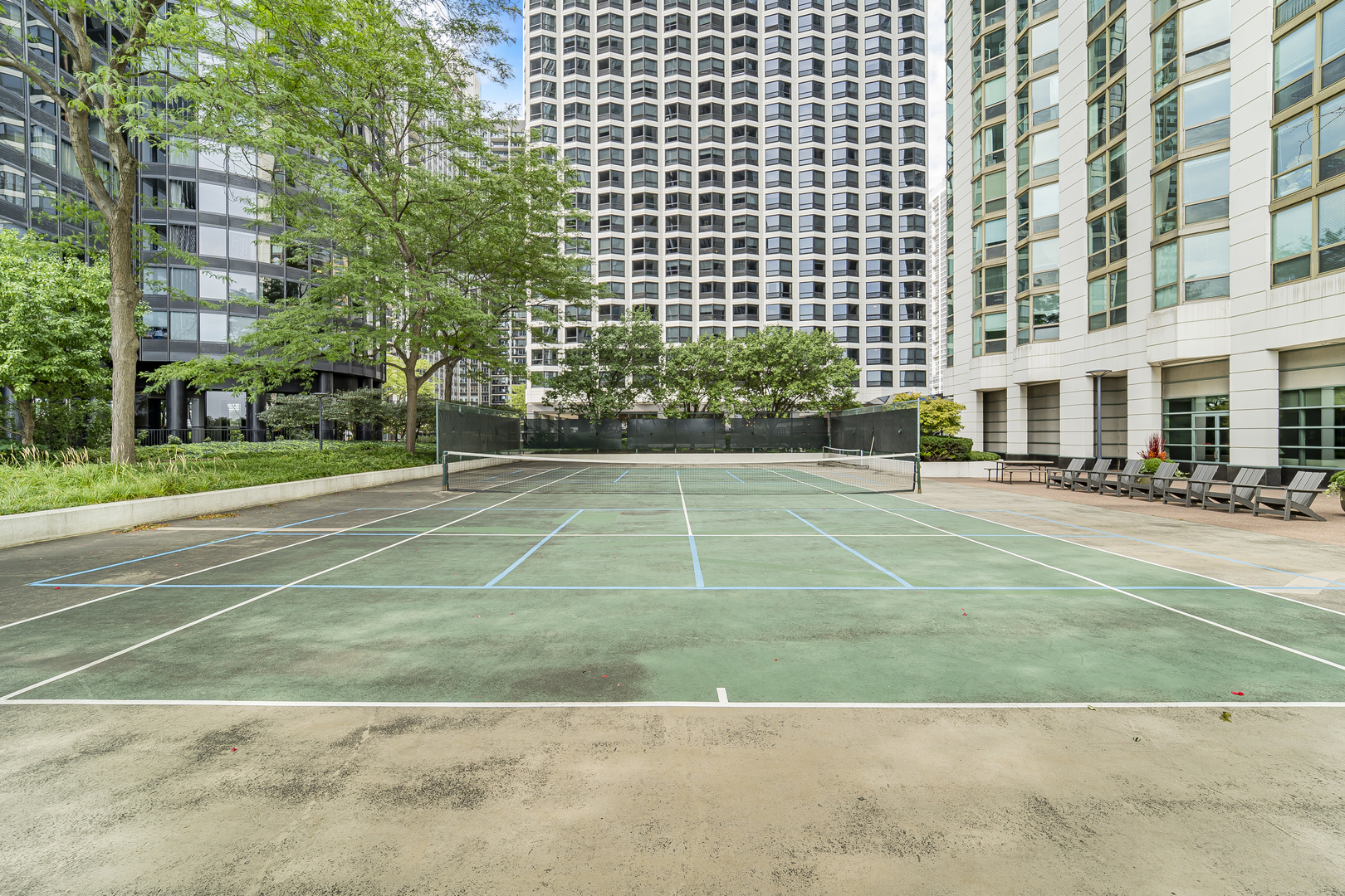 195 N HARBOR Drive Unit: 4107