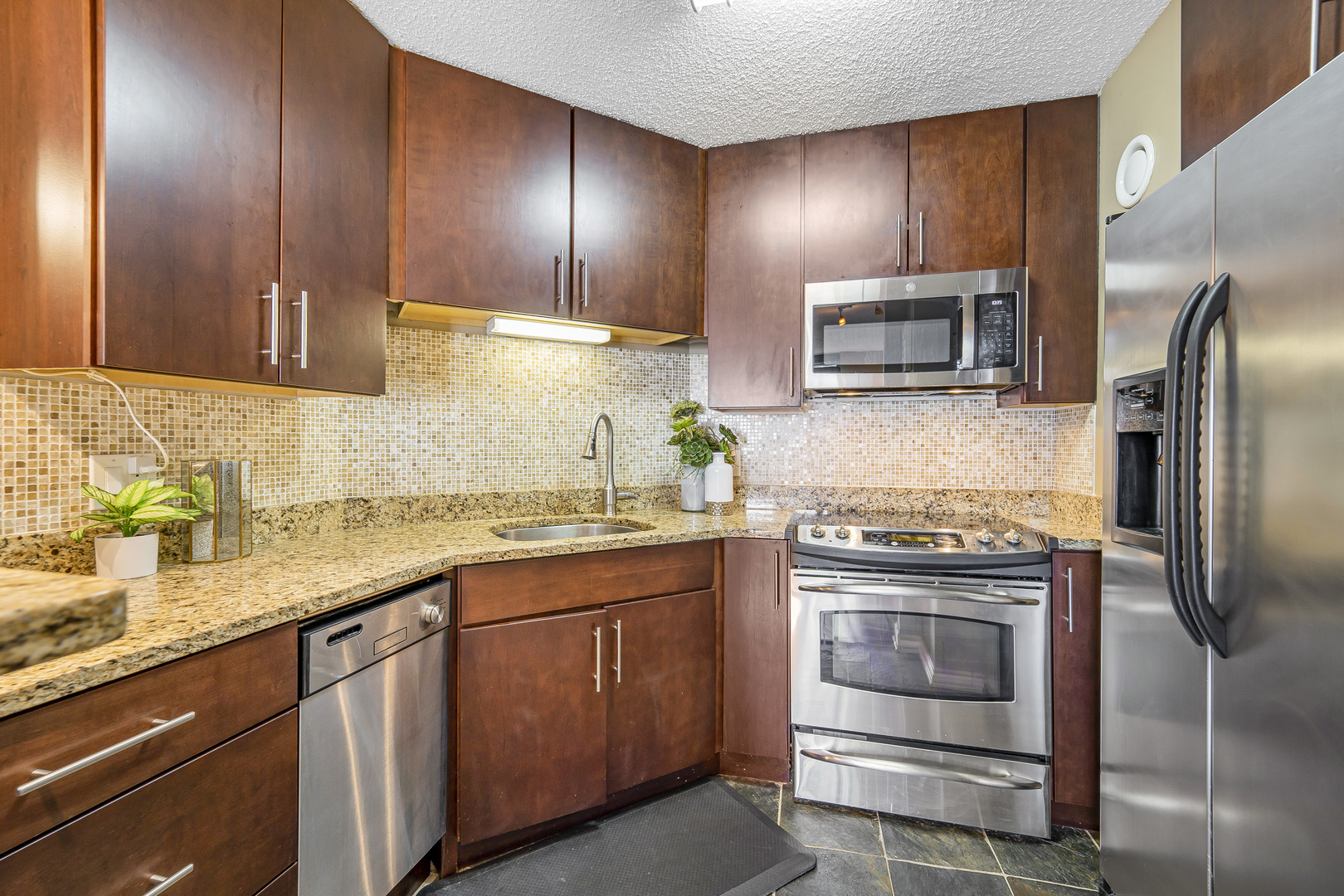 195 N HARBOR Drive Unit: 4107