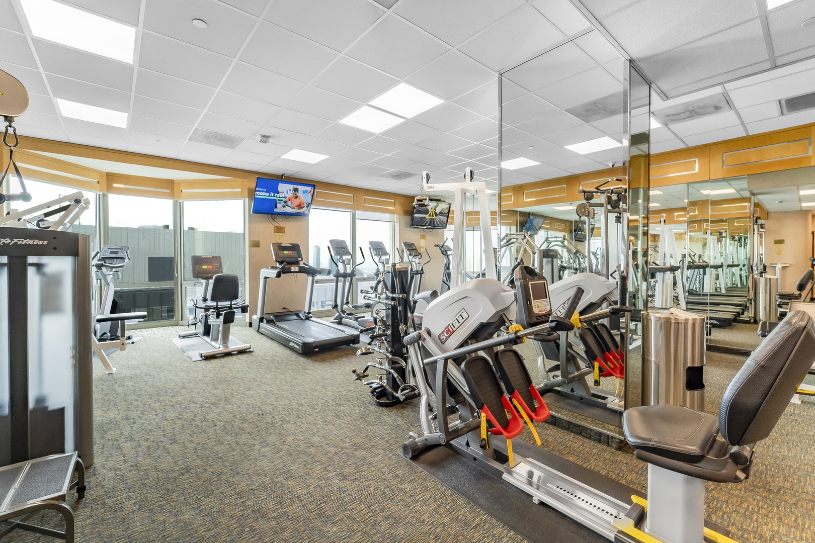 195 N HARBOR Drive Unit: 4107