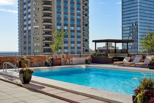 777 N Michigan Avenue Unit: 802