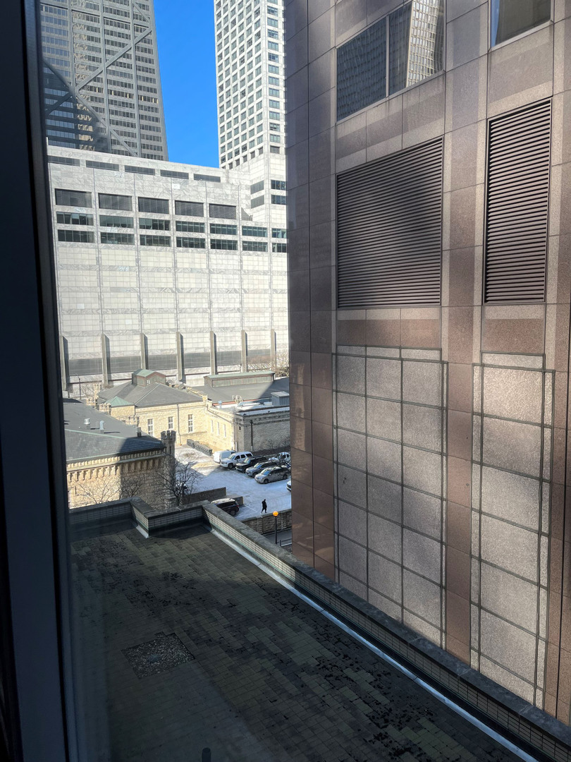 777 N Michigan Avenue Unit: 802