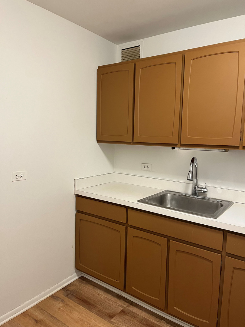 777 N Michigan Avenue Unit: 802