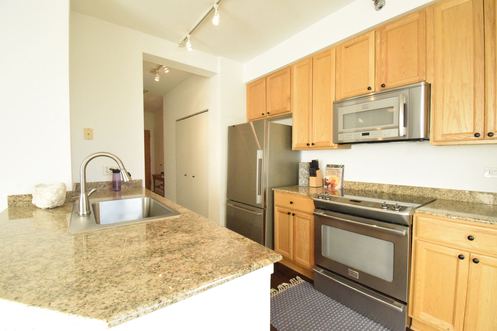 421 W Huron Street Unit: 506