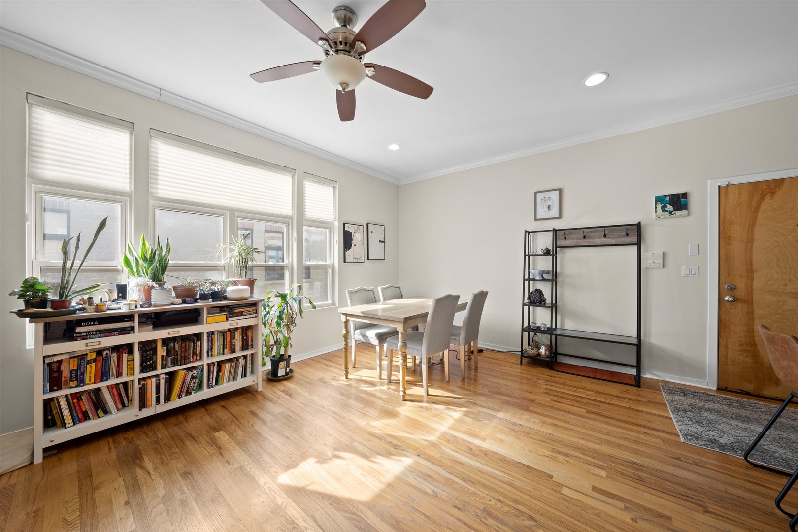 2318 W BLOOMINGDALE Avenue Unit: C