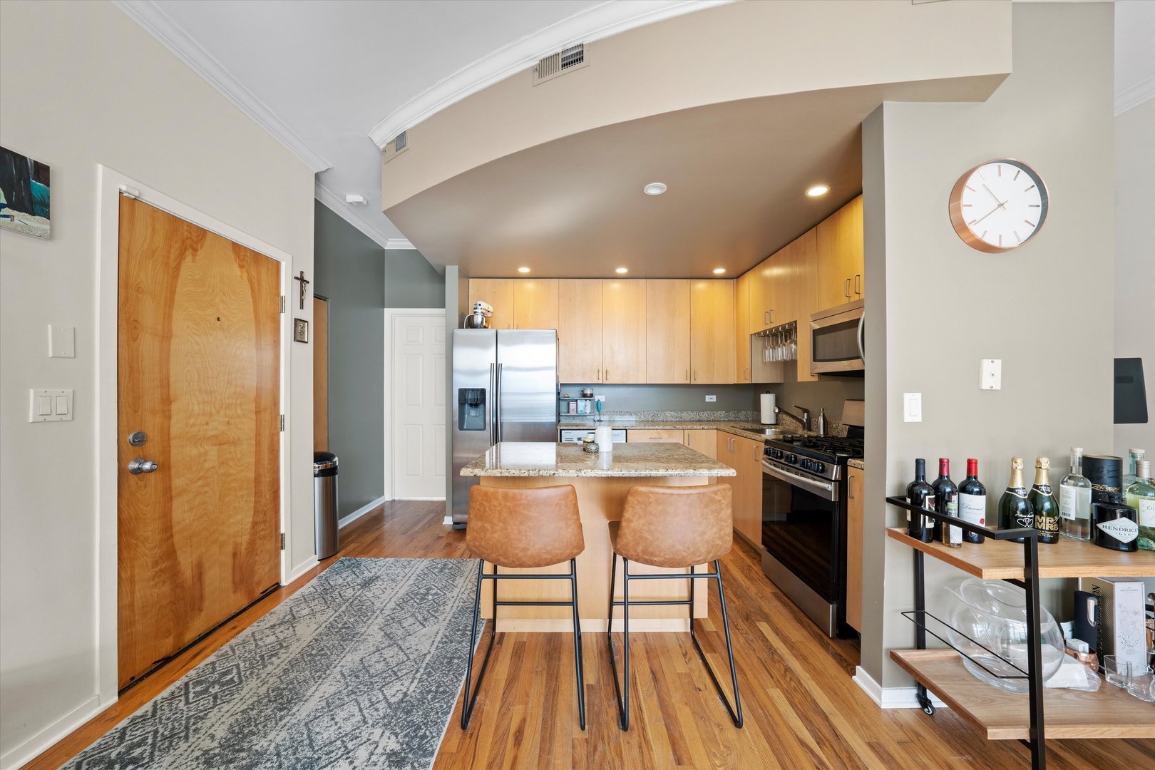 2318 W BLOOMINGDALE Avenue Unit: C