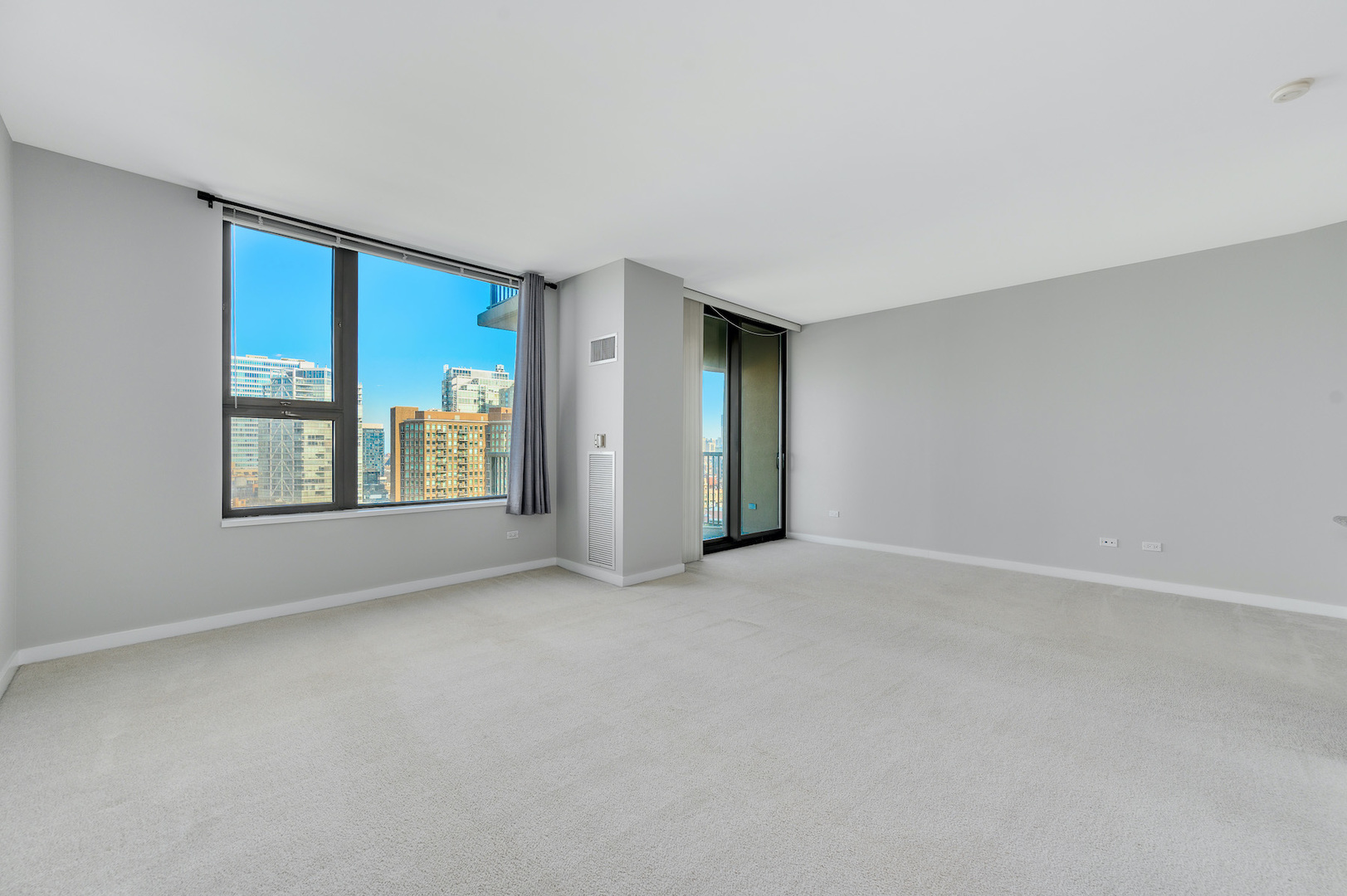 501 N Clinton Street Unit: 1601