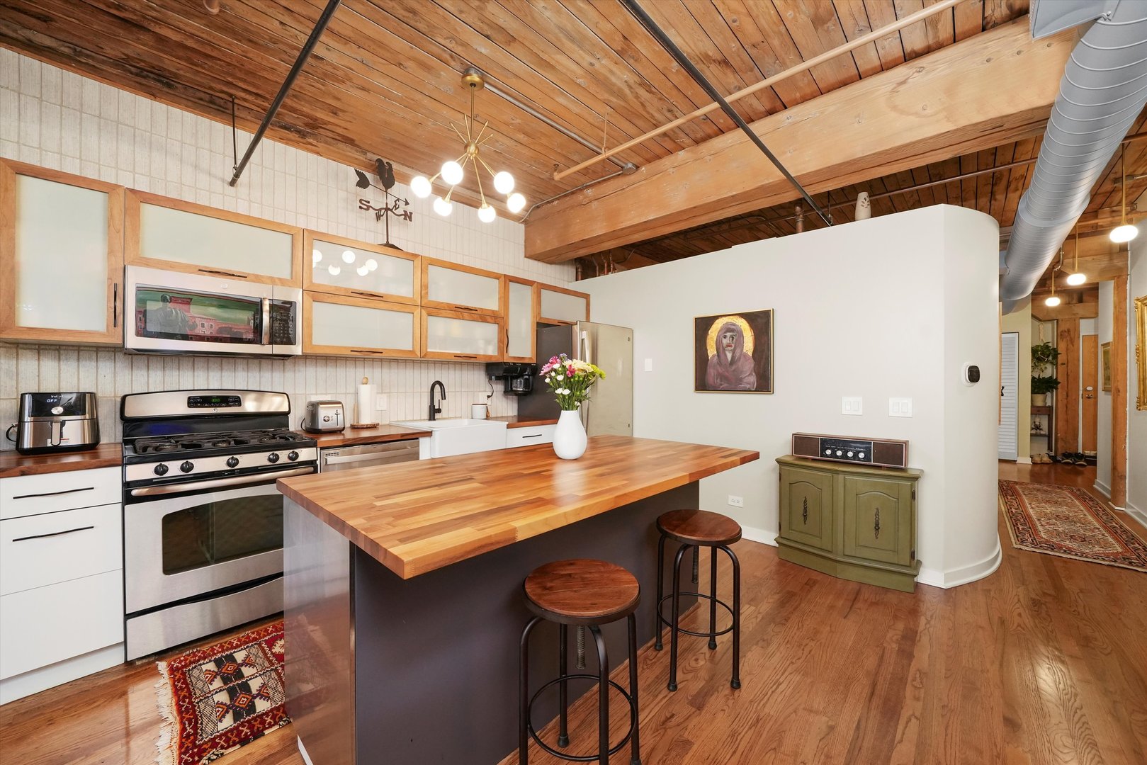 1525 S Michigan Avenue Unit: 204