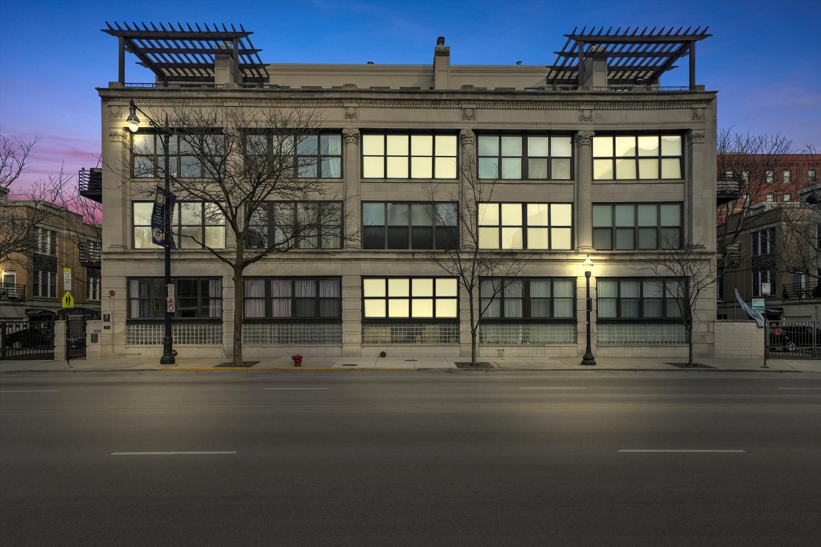 1525 S Michigan Avenue Unit: 204