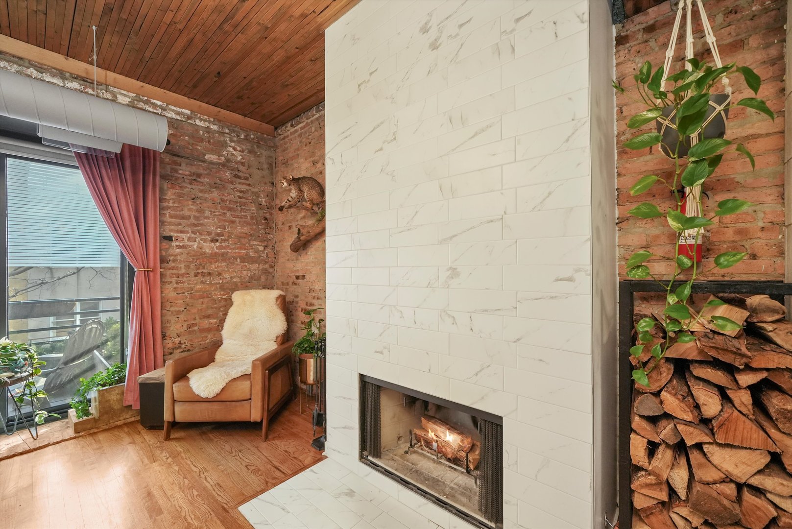 1525 S Michigan Avenue Unit: 204