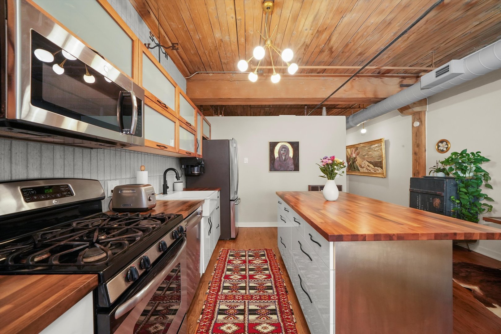 1525 S Michigan Avenue Unit: 204