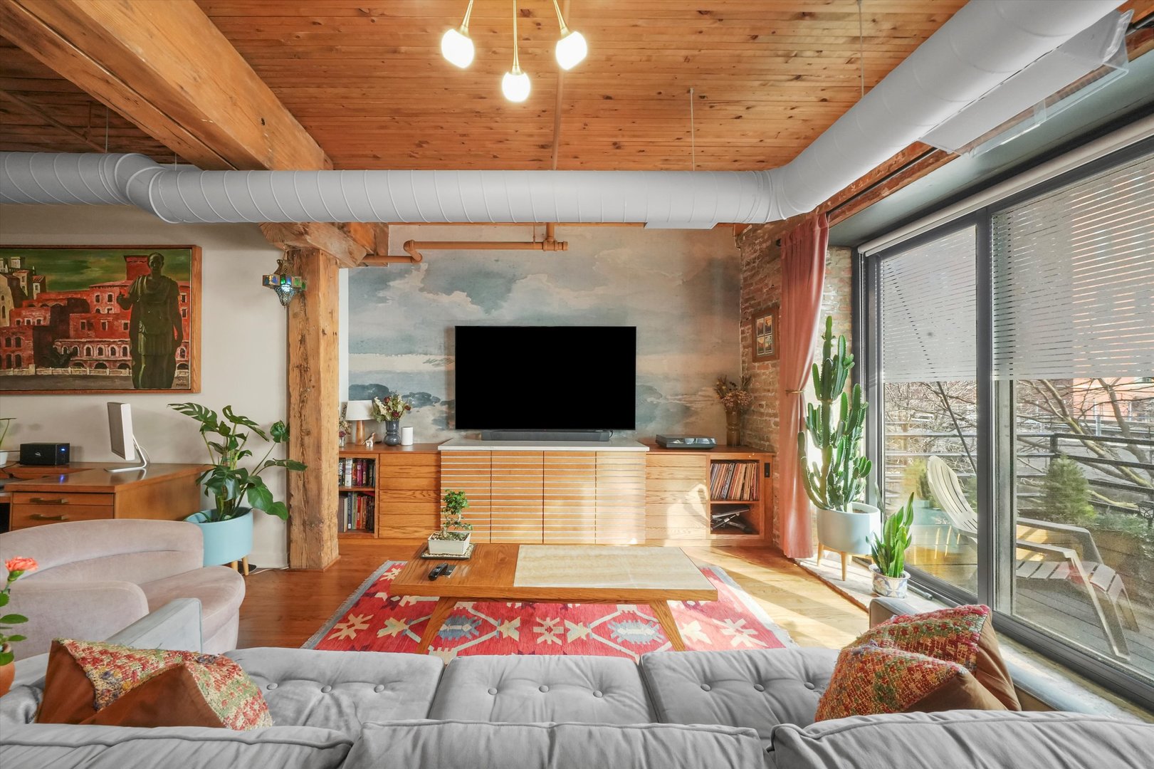 1525 S Michigan Avenue Unit: 204