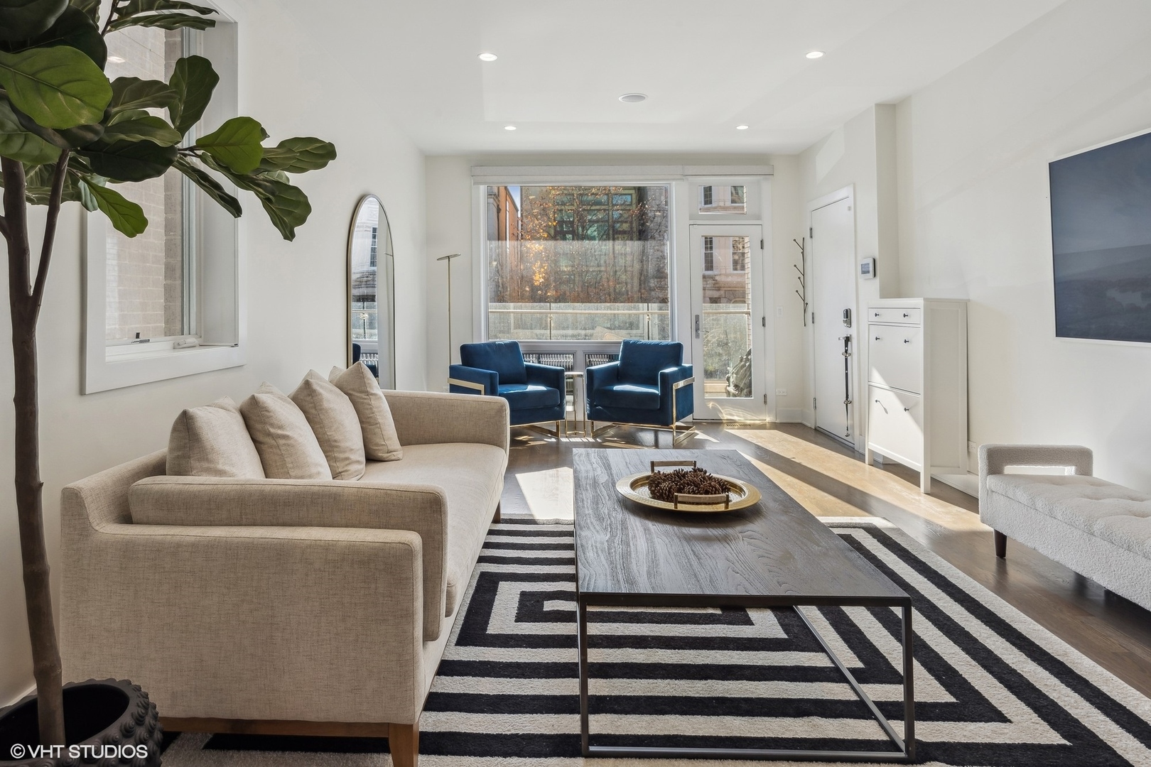 1516 W Huron Street Unit: 1