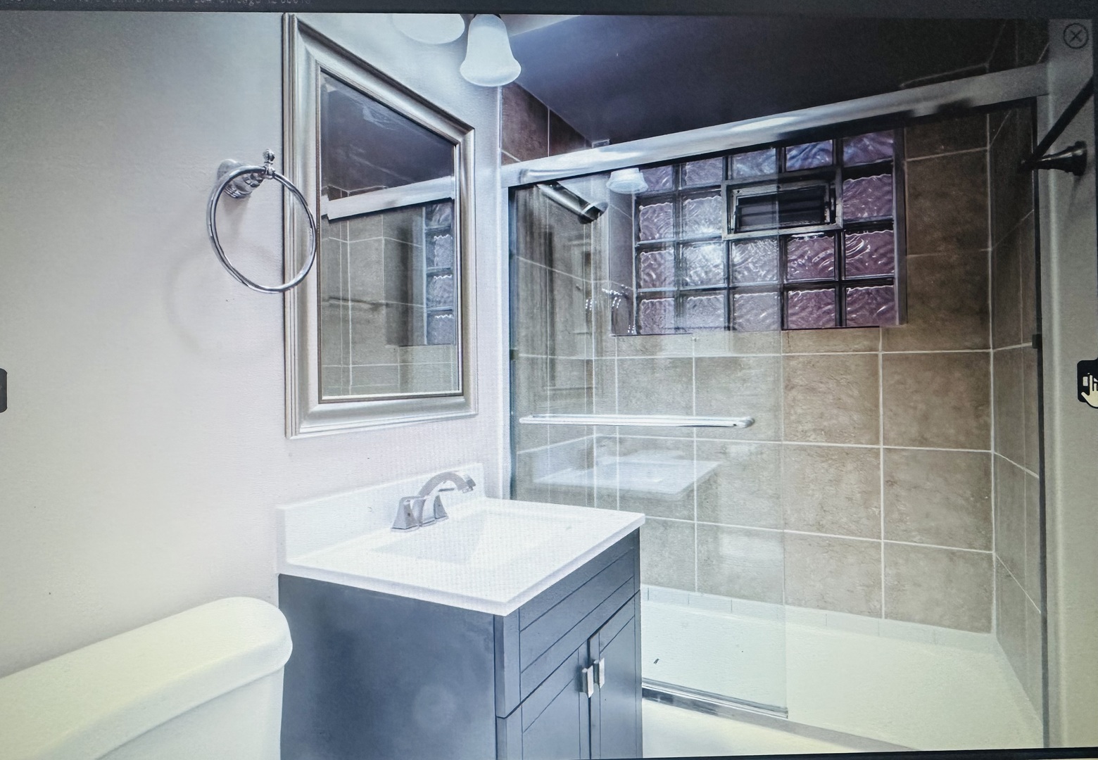 4044 N California Avenue Unit: 204