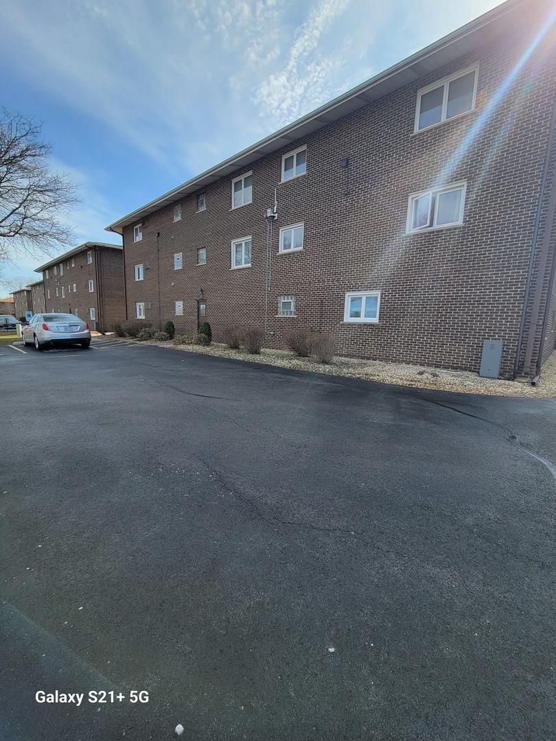 9016 W 140th Street W Unit: 3A