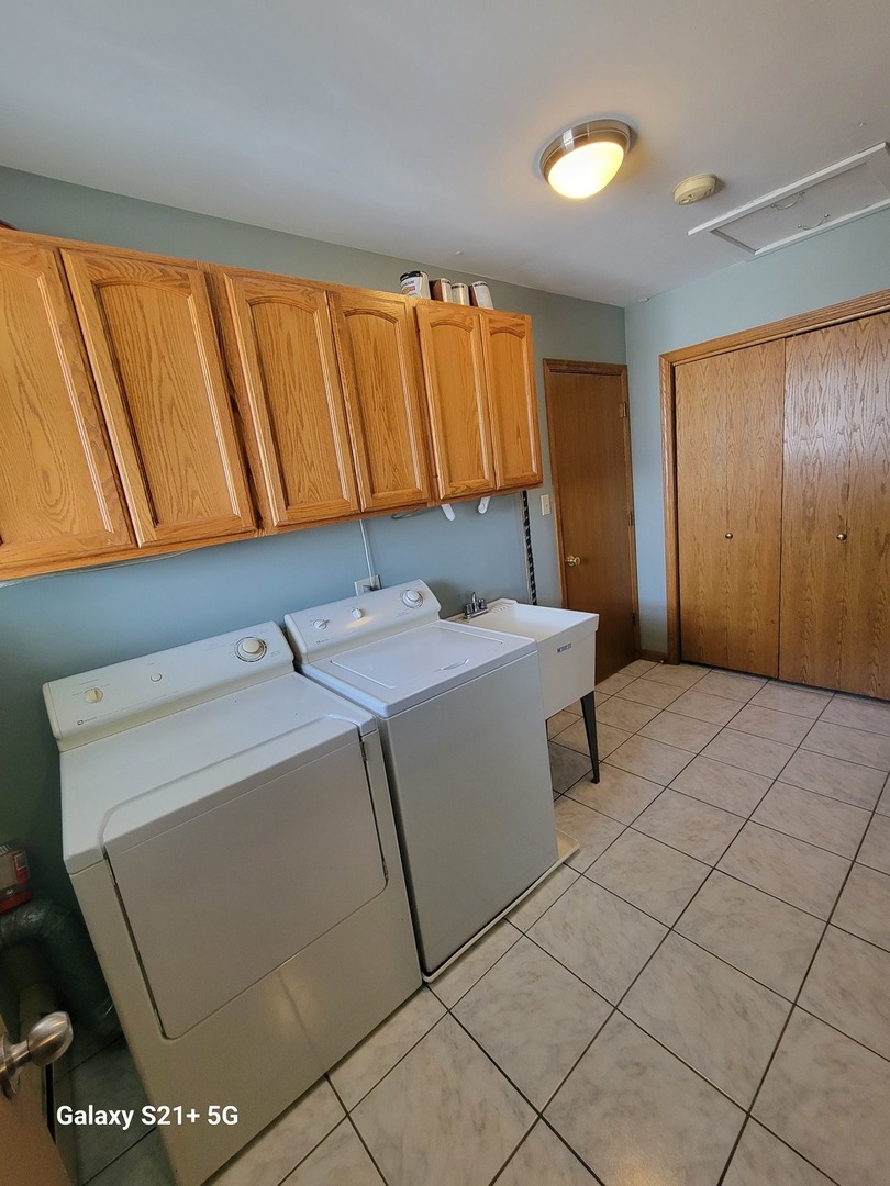 9016 W 140th Street W Unit: 3A