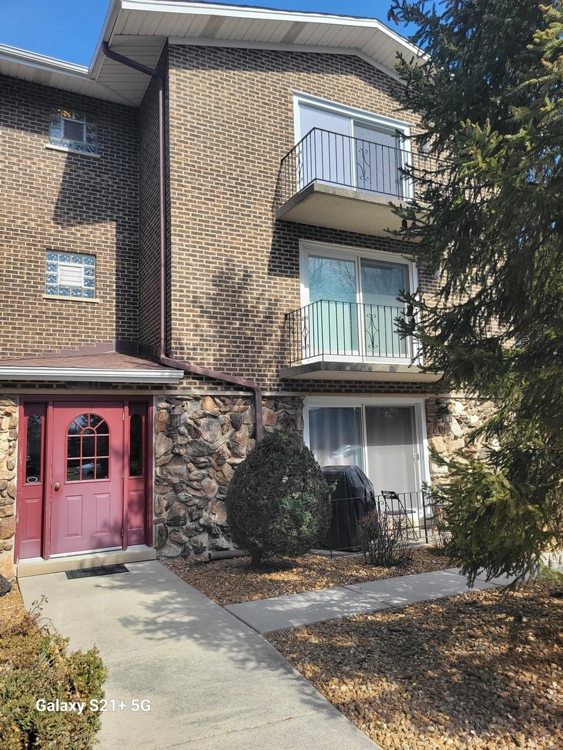 9016 W 140th Street W Unit: 3A